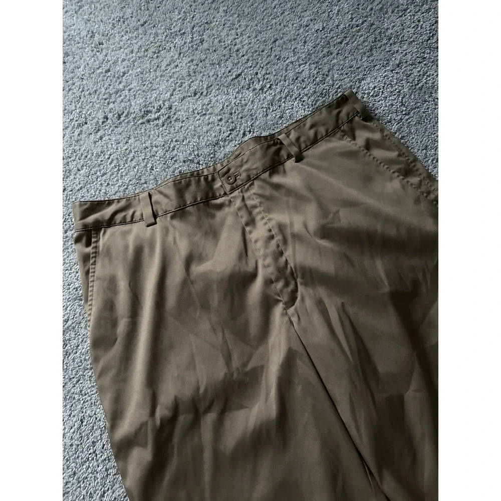 Nike Golf Dri-FIT Men Khaki Tan Performance Shorts Size 36 Golf Activewear Chico